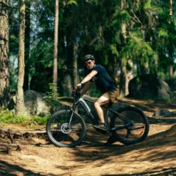 FitNord Ranger 800 Sähkömaastopyörä, musta