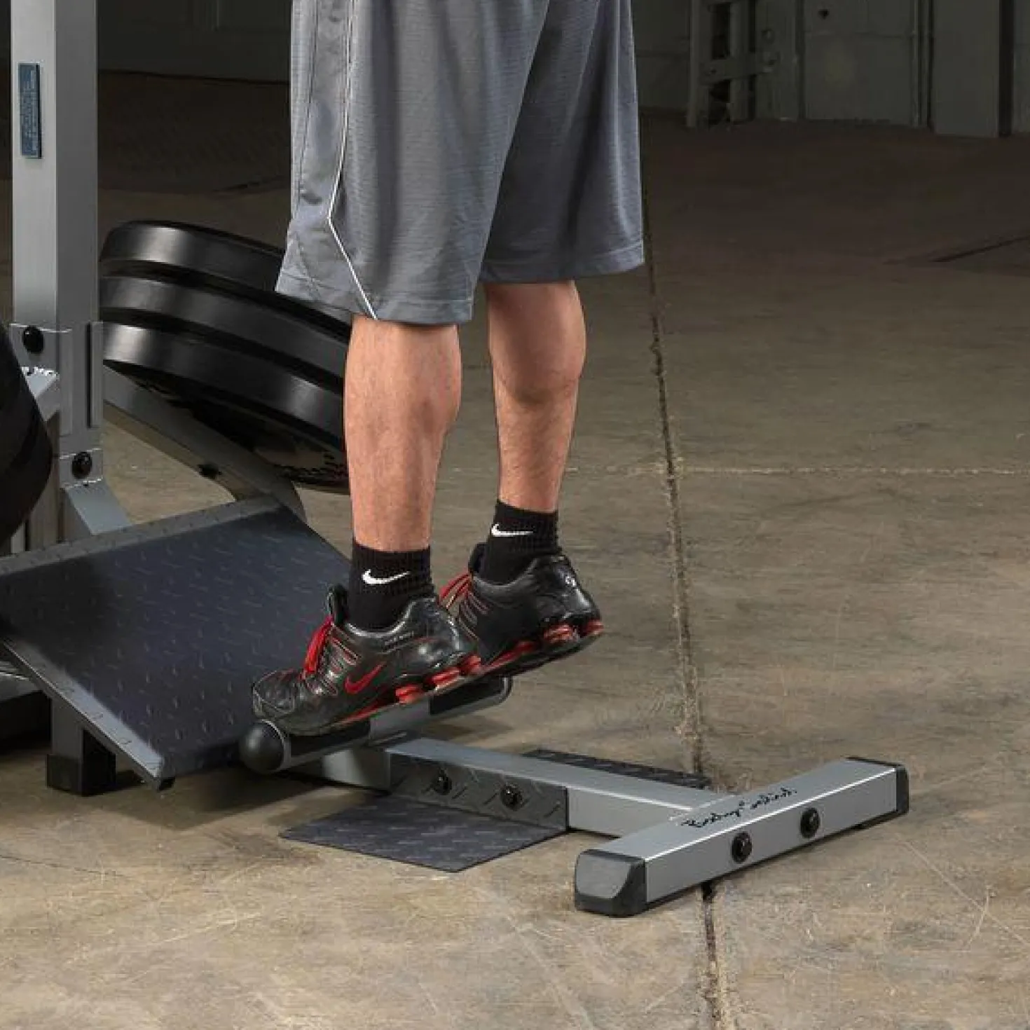 Vipuvarsi Hack-kyykky-/Pohjelaite, Body-Solid